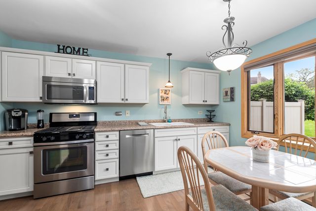 17326 Brook Crossing Court, Orland Park, IL 60467