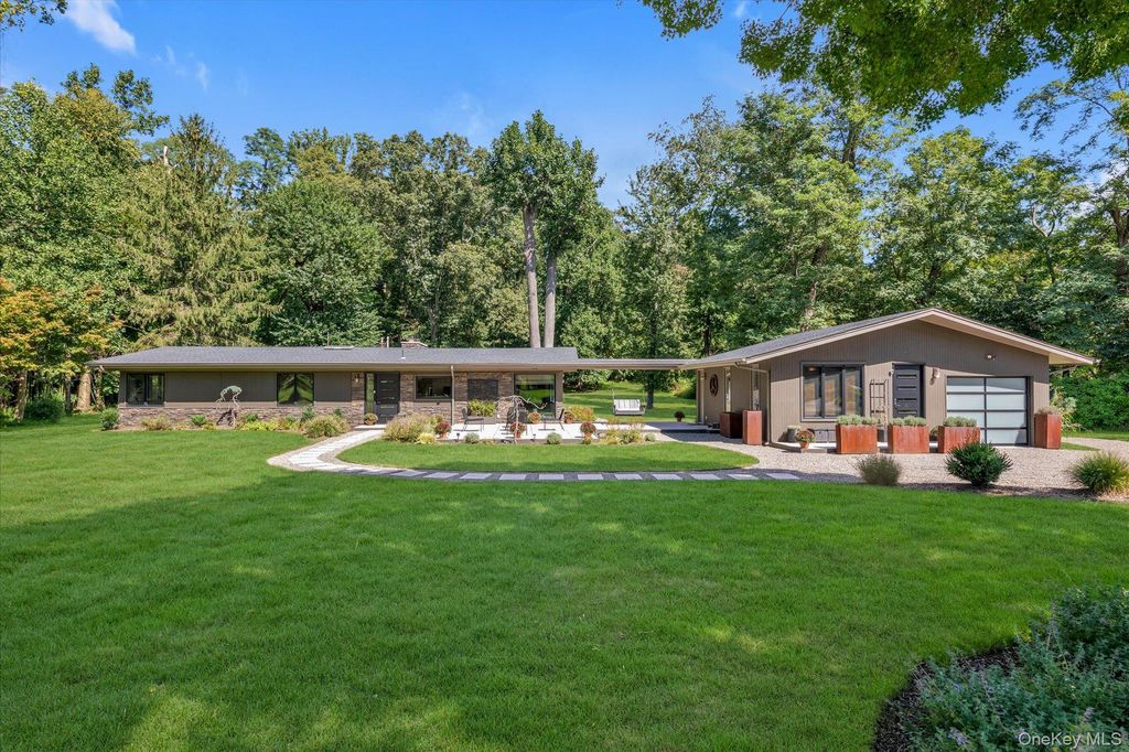 8 Meadow Lane, Lloyd Harbor, NY 11743 — exterior
