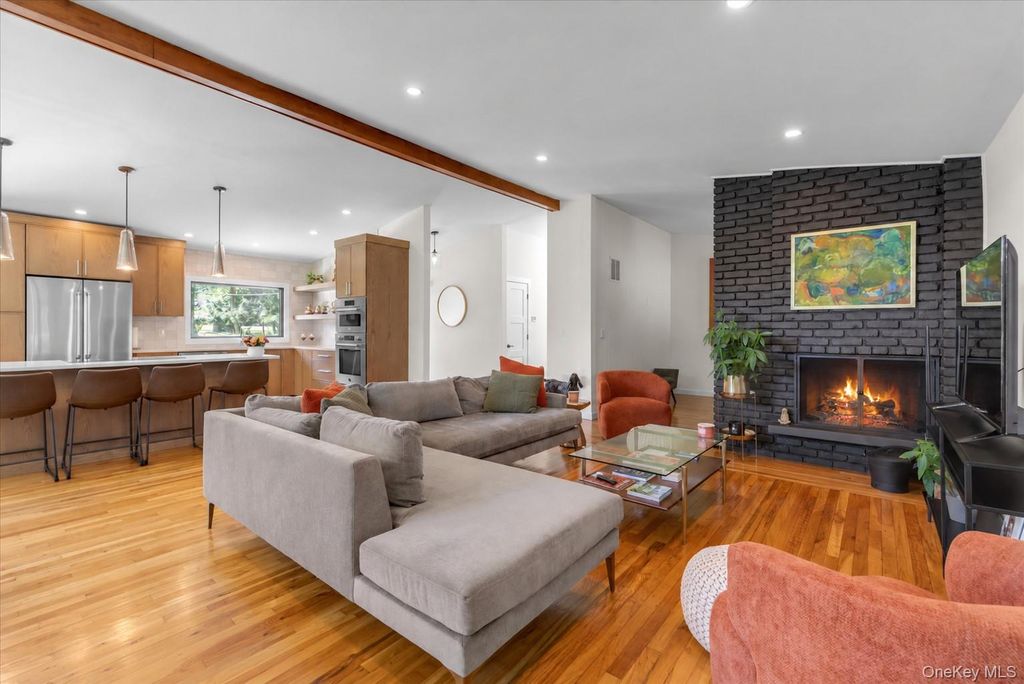 8 Meadow Lane, Lloyd Harbor, NY 11743 — photo 5