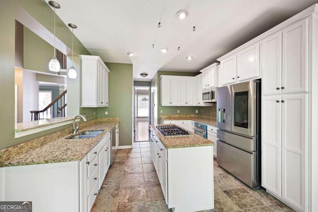 13 Royal Lake Drive SE, Cartersville, GA 30120