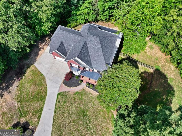 13 Royal Lake Drive SE, Cartersville, GA 30120