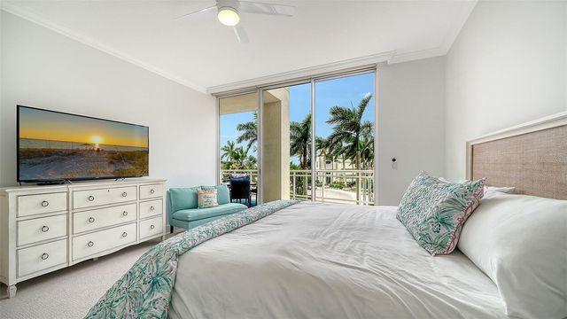 1300 BENJAMIN FRANKLIN DRIVE 301, Sarasota, FL 34236
