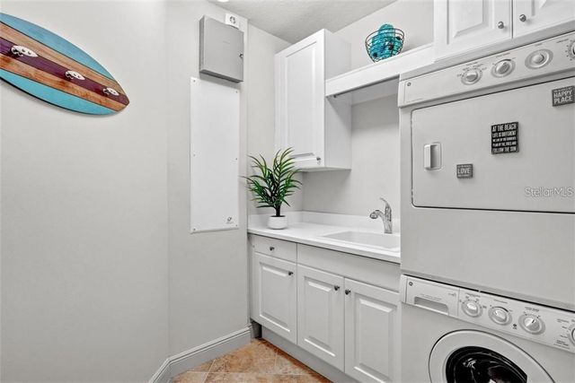 1300 BENJAMIN FRANKLIN DRIVE 301, Sarasota, FL 34236