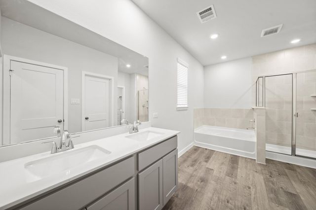 1211 Avenue M, Bay City, TX 77414