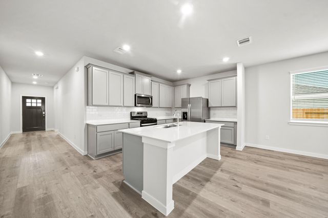 1211 Avenue M, Bay City, TX 77414