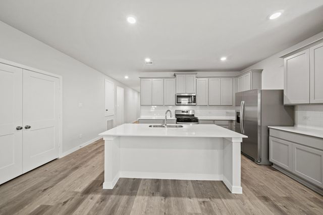 1211 Avenue M, Bay City, TX 77414