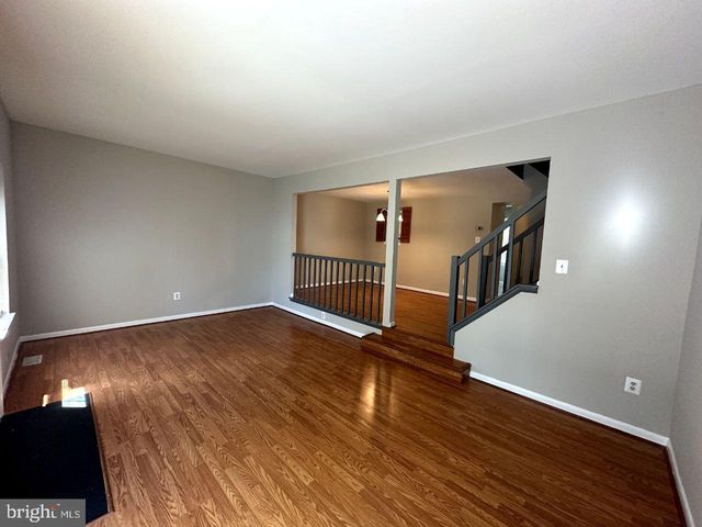 8121 FENWICK CT, Laurel, MD 20707