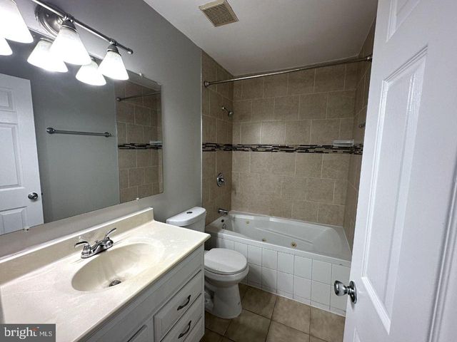 8121 FENWICK CT, Laurel, MD 20707