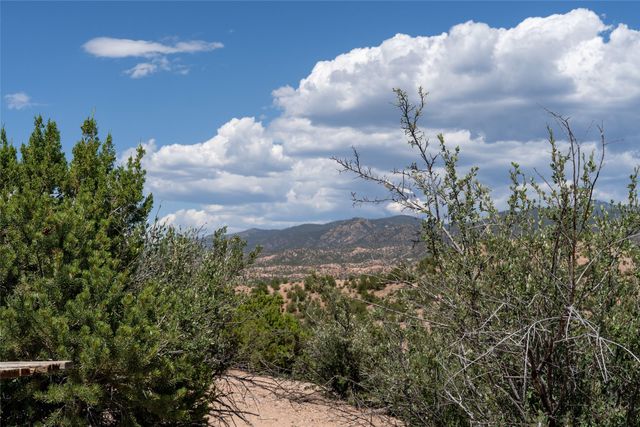 21 Yana Drive, Santa Fe, NM 87506