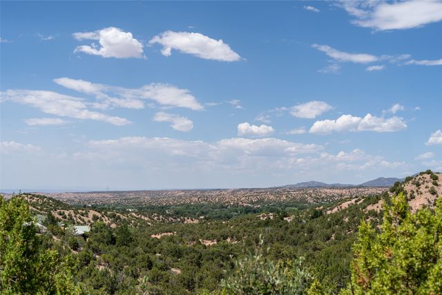 21 Yana Drive, Santa Fe, NM 87506
