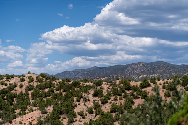 21 Yana Drive, Santa Fe, NM 87506