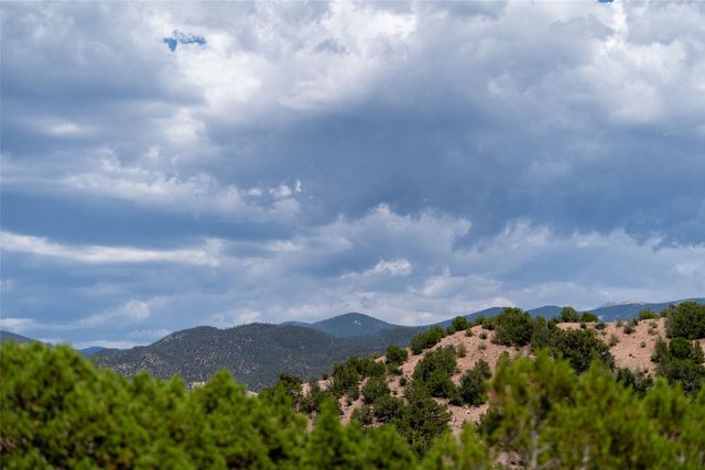 21 Yana Drive, Santa Fe, NM 87506