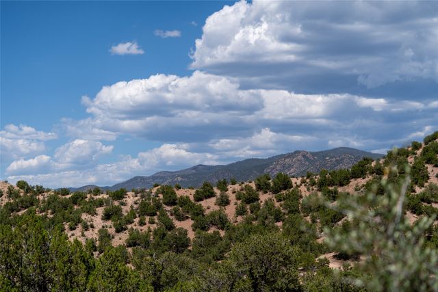 21 Yana Drive, Santa Fe, NM 87506
