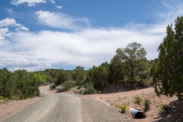 21 Yana Drive, Santa Fe, NM 87506