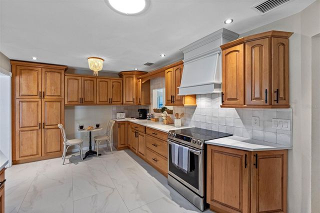 1811 NURSERY ROAD, Clearwater, FL 33764