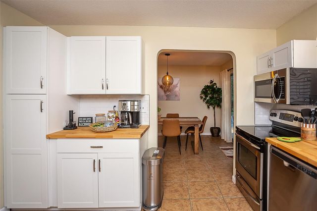 734 NW 38TH STREET, Gainesville, FL 32607