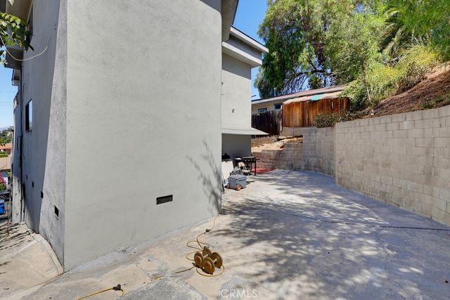 5020 Aldama Street, Los Angeles, CA 90042