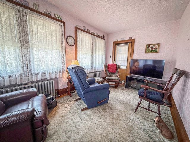 221 E Muntz Ave, Twp Of But Se, PA 16001