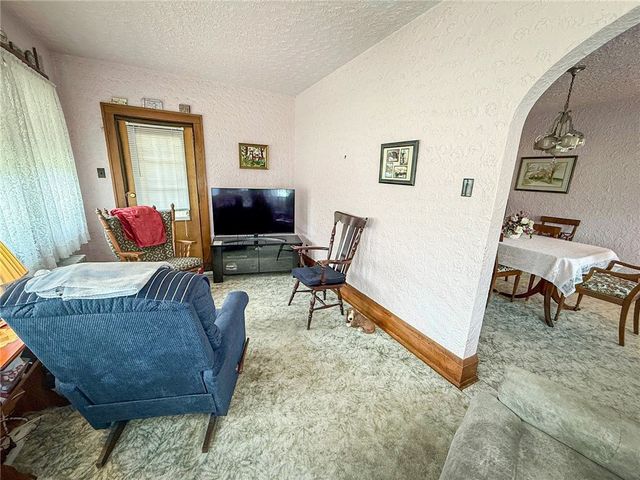 221 E Muntz Ave, Twp Of But Se, PA 16001