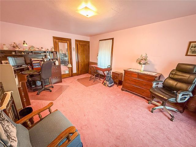 221 E Muntz Ave, Twp Of But Se, PA 16001