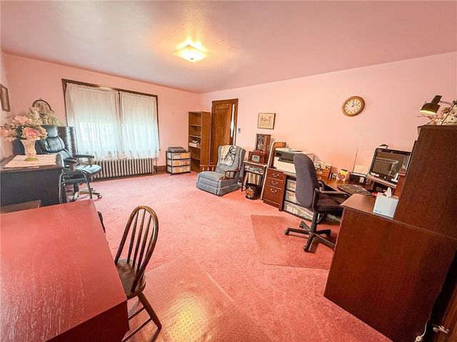 221 E Muntz Ave, Twp Of But Se, PA 16001
