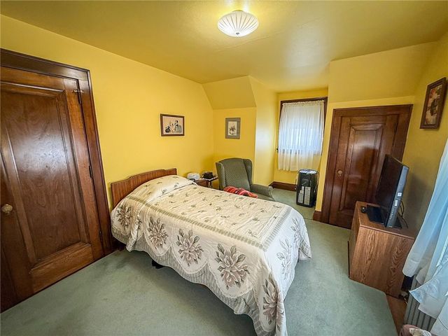 221 E Muntz Ave, Twp Of But Se, PA 16001