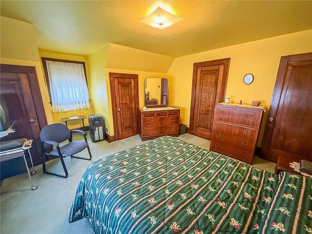 221 E Muntz Ave, Twp Of But Se, PA 16001