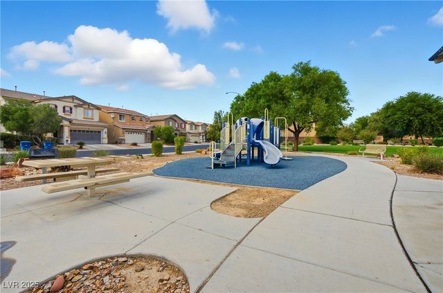 6416 SETTING MOON Street, North Las Vegas, NV 89084