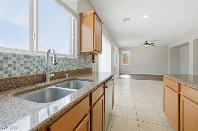 6416 SETTING MOON Street, North Las Vegas, NV 89084