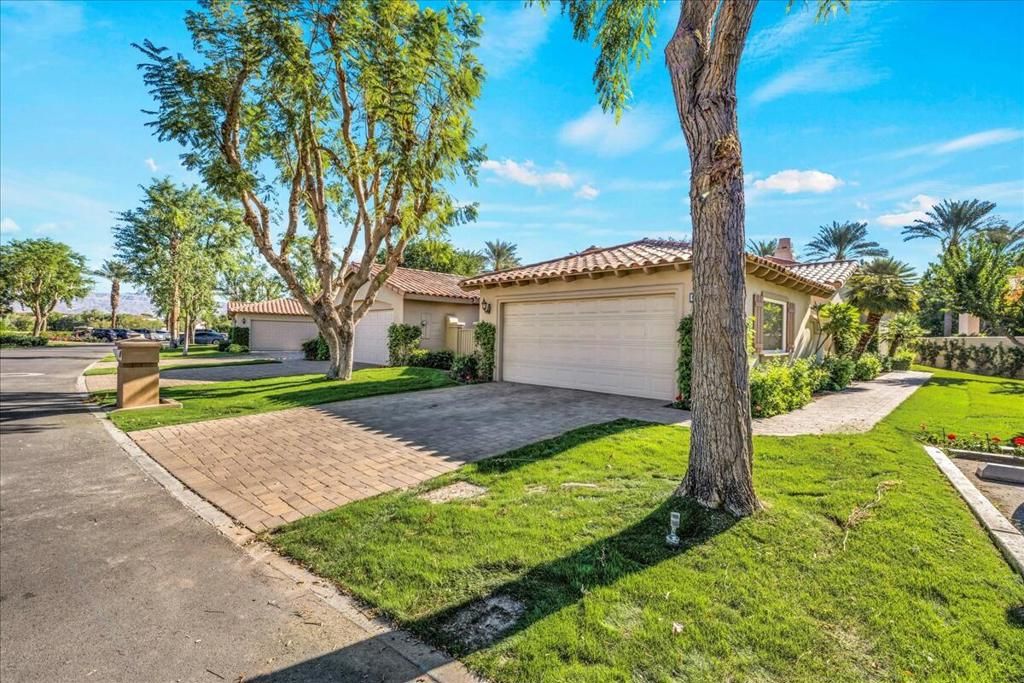 48110 Via Vallarta, La Quinta, CA 92253