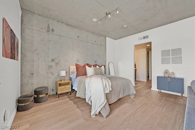 353 East Bonneville Avenue 303, Las Vegas, NV 89101