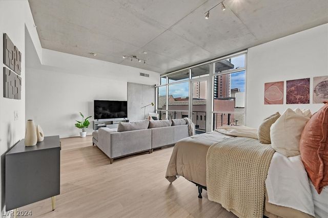 353 East Bonneville Avenue 303, Las Vegas, NV 89101