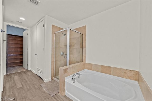 353 East Bonneville Avenue 303, Las Vegas, NV 89101