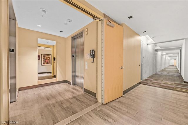 353 East Bonneville Avenue 303, Las Vegas, NV 89101