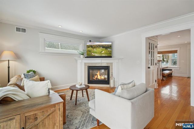 10 Otsego Road, Verona, NJ 07044