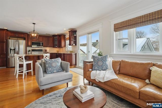 10 Otsego Road, Verona, NJ 07044