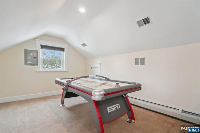 10 Otsego Road, Verona, NJ 07044