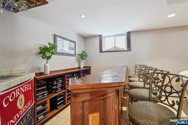 10 Otsego Road, Verona, NJ 07044