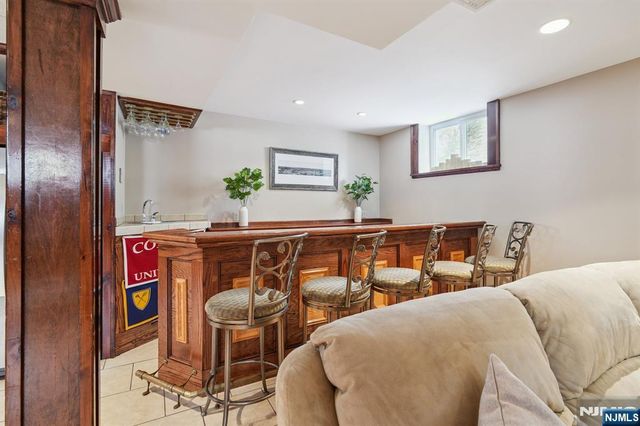 10 Otsego Road, Verona, NJ 07044