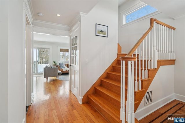 10 Otsego Road, Verona, NJ 07044