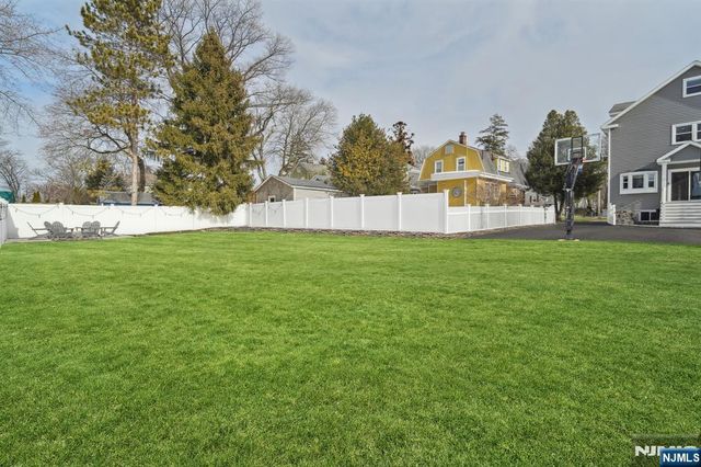 10 Otsego Road, Verona, NJ 07044