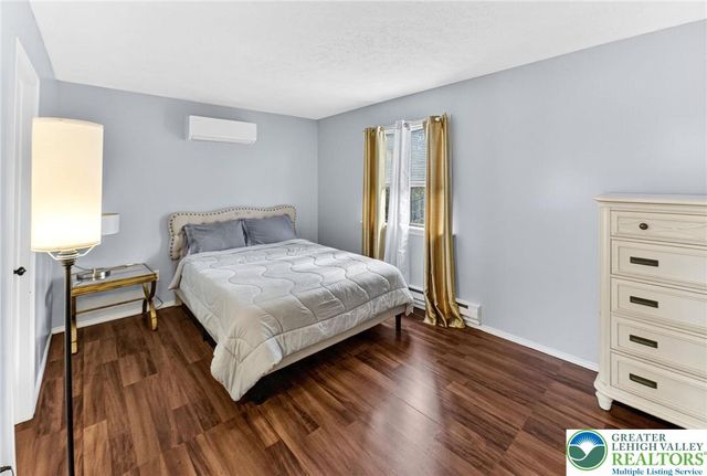 1379 Winding Way, Coolbaugh Twp, PA 18466