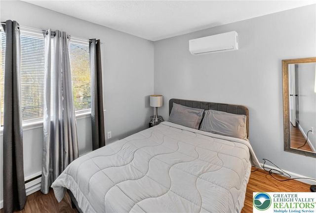 1379 Winding Way, Coolbaugh Twp, PA 18466