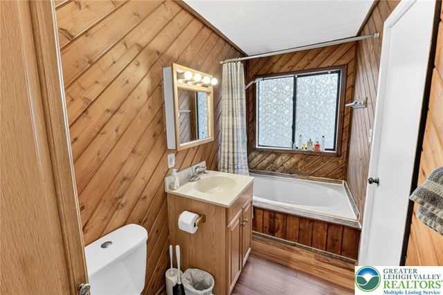 1379 Winding Way, Coolbaugh Twp, PA 18466