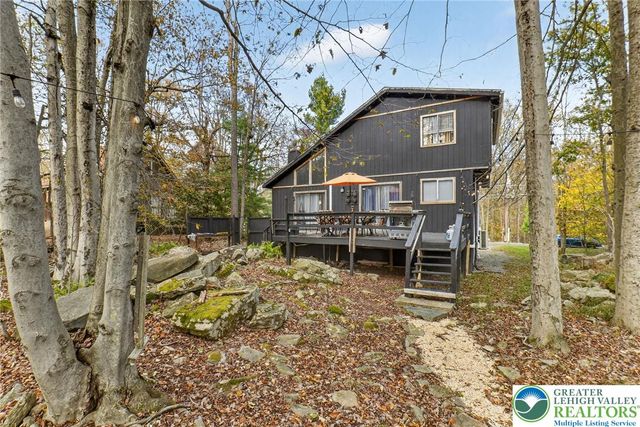 1379 Winding Way, Coolbaugh Twp, PA 18466