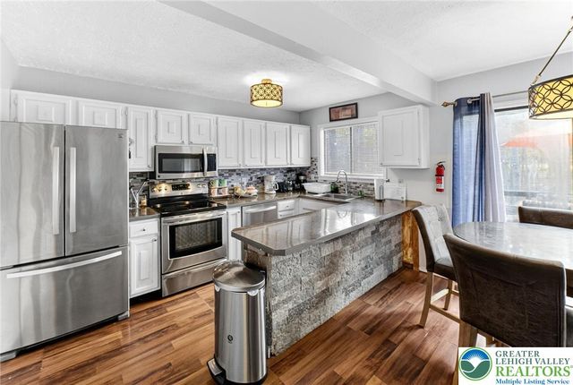 1379 Winding Way, Coolbaugh Twp, PA 18466