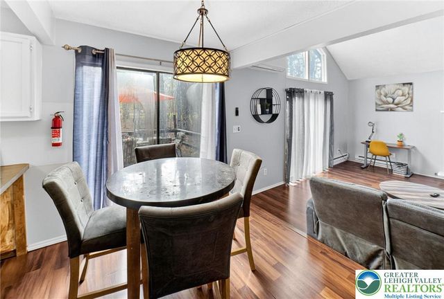 1379 Winding Way, Coolbaugh Twp, PA 18466