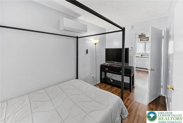 1379 Winding Way, Coolbaugh Twp, PA 18466