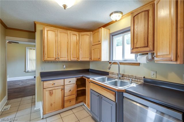 5015 12th Street SW, Canton, OH 44710