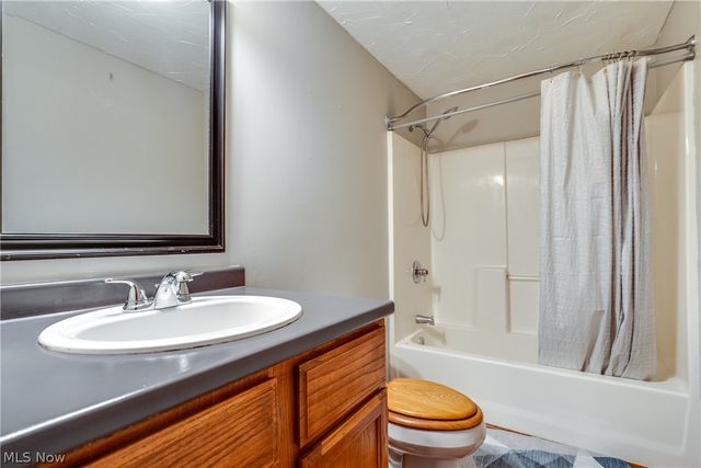 5015 12th Street SW, Canton, OH 44710